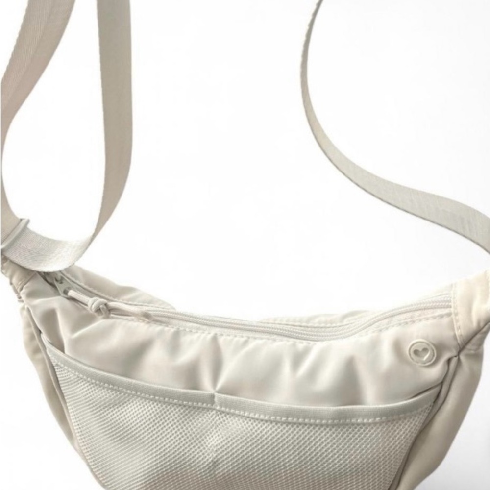 NWT, Claire’s White/Cream Crossbody Shoulder Bag